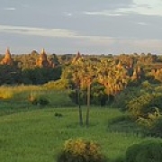 Bagan, quand le soleil décline... Bagan, quand le soleil décline... • <a style="font-size:0.8em;" href="http://www.flickr.com/photos/22252278@N05/32549191716/" target="_blank">View on Flickr</a>