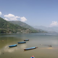 Pokhara lac Phewa • <a style="font-size:0.8em;" href="http://www.flickr.com/photos/22252278@N05/21705231060/" target="_blank">View on Flickr</a>