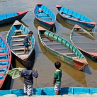 Les barques de Pokhara • <a style="font-size:0.8em;" href="http://www.flickr.com/photos/22252278@N05/21881328532/" target="_blank">View on Flickr</a>