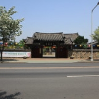 Gyeongju  Parc Daereungwon • <a style="font-size:0.8em;" href="http://www.flickr.com/photos/22252278@N05/22458284632/" target="_blank">View on Flickr</a>