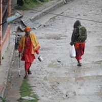 Sadhu vs routard Sadhu vs routard • <a style="font-size:0.8em;" href="http://www.flickr.com/photos/22252278@N05/21706517459/" target="_blank">View on Flickr</a>