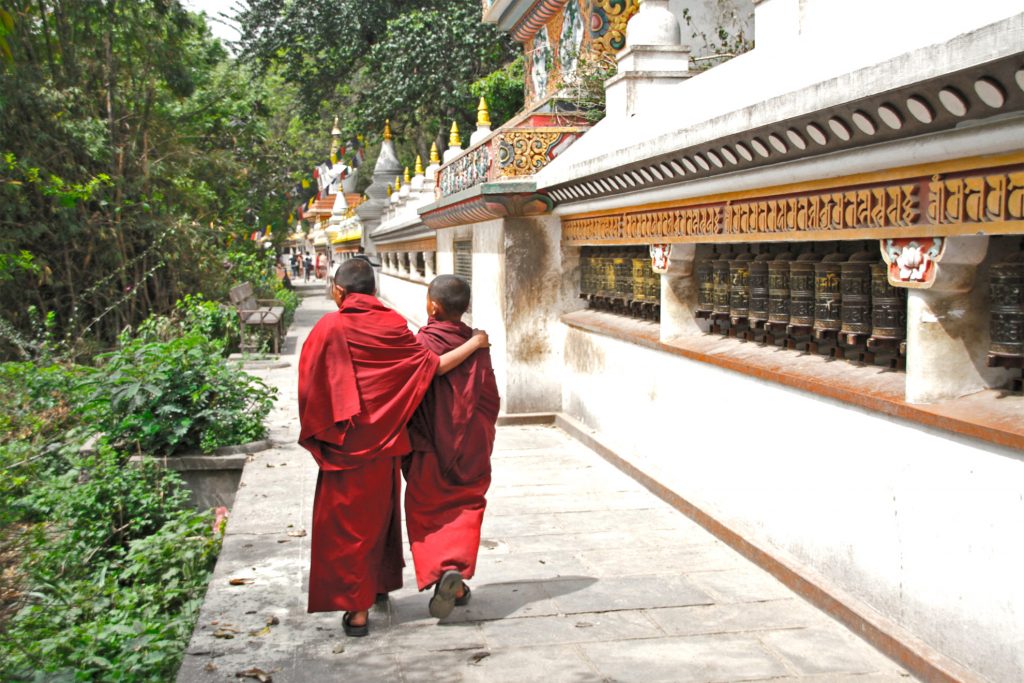 Les petits moines de Swayambudnath à Katmandou