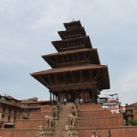 Bhaktapur : Taumadhi Tole • <a style="font-size:0.8em;" href="http://www.flickr.com/photos/22252278@N05/21640612741/" target="_blank">View on Flickr</a>