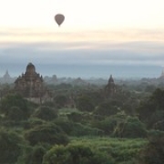 Bagan, montgolfières sur les temples • <a style="font-size:0.8em;" href="http://www.flickr.com/photos/22252278@N05/31747965874/" target="_blank">View on Flickr</a>