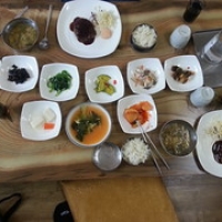 Un des meilleurs repas coréen • <a style="font-size:0.8em;" href="http://www.flickr.com/photos/22252278@N05/21850567493/" target="_blank">View on Flickr</a>