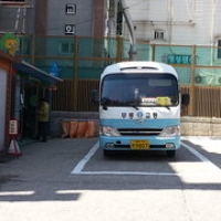 Ulleungdo : le bus • <a style="font-size:0.8em;" href="http://www.flickr.com/photos/22252278@N05/22309695465/" target="_blank">View on Flickr</a>