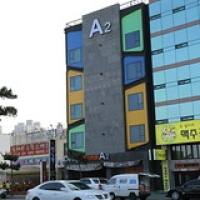 Pohang love motel • <a style="font-size:0.8em;" href="http://www.flickr.com/photos/22252278@N05/22437501675/" target="_blank">View on Flickr</a>